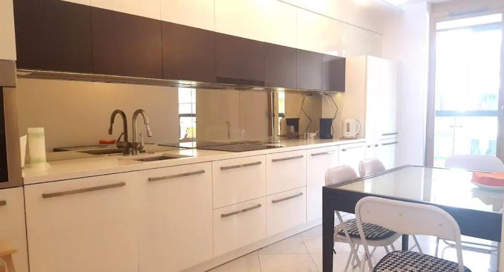 Apartment On The Boulvard Краков Экстерьер фото